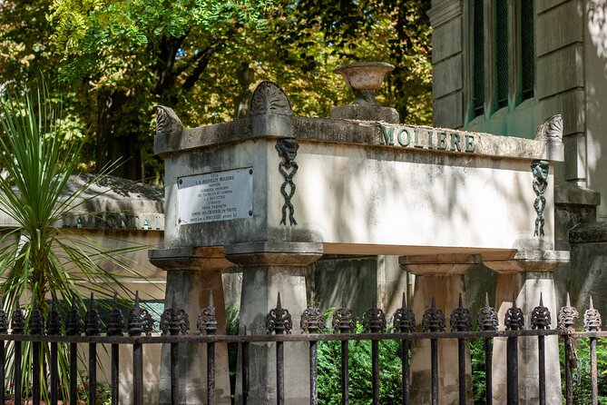Paris: Famous Graves of Pere Lachaise Cemetery Guided Tour - Why the guide makes the difference (and what to look for)