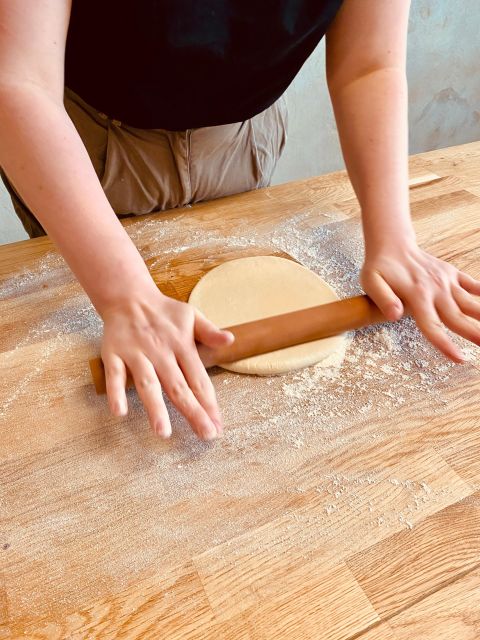 Paris: French Croissant Baking Class with a Chef - Who this croissant class fits best
