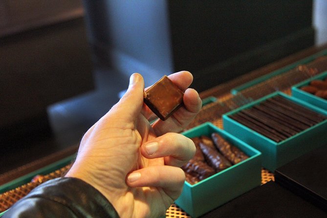 Paris French Sweets Tasting Tour with Pastries and Chocolates - How the guide turns shop stops into Paris stories