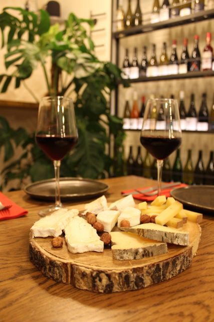 Paris: French Wine and Cheese Guided Tasting - The perfume nose test and the wine tasting steps you can repeat