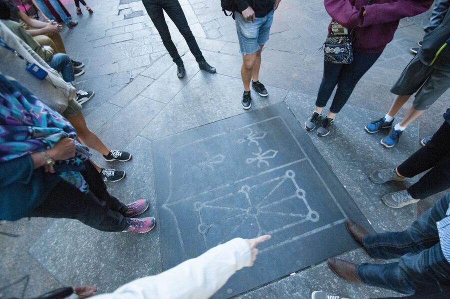 Paris: Ghosts, Legends & Mysteries Evening Walking Tour - Why this Paris night tour feels different from regular sightseeing