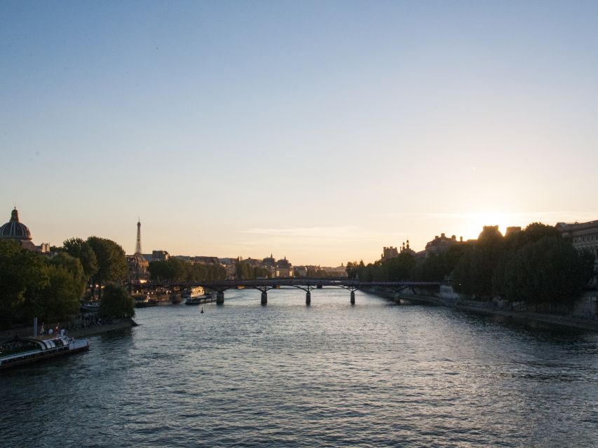 Paris: Ghosts, Legends & Mysteries Evening Walking Tour - The fontaines and towers you’ll actually remember