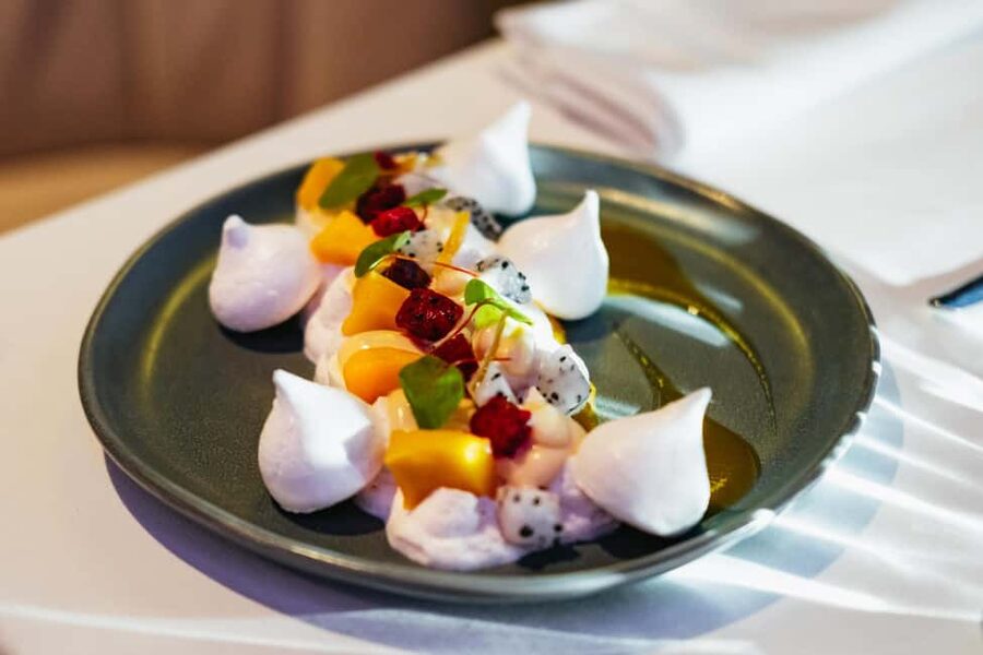 Paris: Gourmet Dinner Cruise on Seine River with Live Music - Small rules, seating reality, and comfort notes you should know