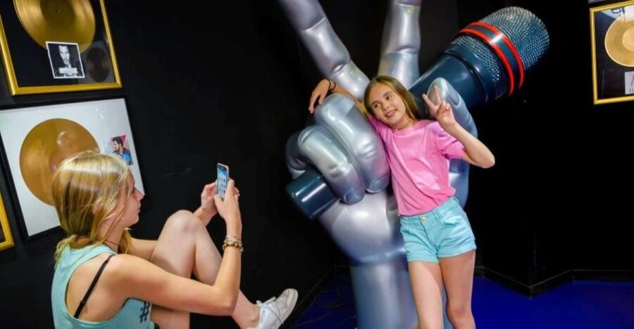 Paris: Grèvin Wax Museum and Seine River Cruise Tickets - Timing for the Seine cruise, don’t get trapped by delays