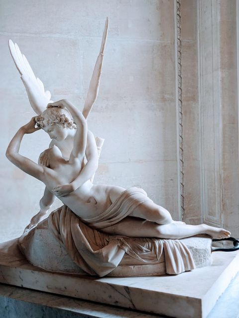 Paris: Guided Louvre Museum Tour with Optional Entry Ticket - First stop: meeting point under Louis XIV and getting inside quickly