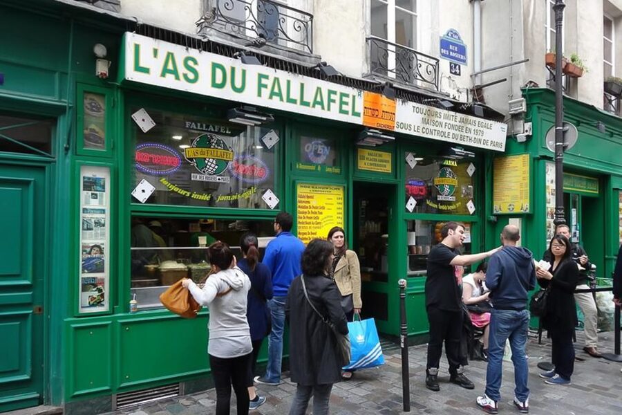 Paris: Guided tour of Marais in German - Ending with medieval traces: leaving with better street instincts