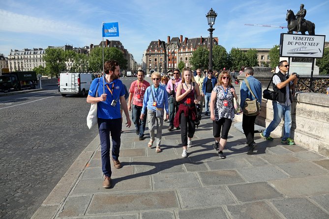 Paris Guided Tour with Notre Dame Cathedral or Ste Chapelle Entry - Sainte-Chapelle: timed entry plus 30 minutes where it really counts