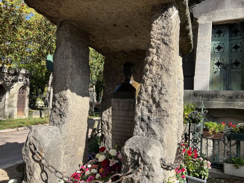 Paris: Haunted Père Lachaise Cemetery Guided Tour - Price and value: why $25 can be a smart buy in Paris