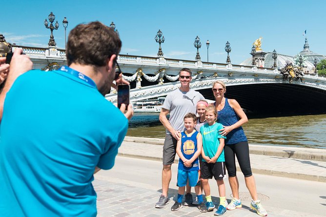 Paris Highlights Bike Tour: Eiffel Tower, Louvre and Notre-Dame - Stop-by-stop: Eiffel Tower to the Louvre and Notre-Dame, without the long lines