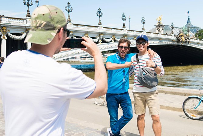 Paris Highlights Bike Tour: Eiffel Tower, Louvre and Notre-Dame - The lunch stop at Rue Cler: what you should plan for