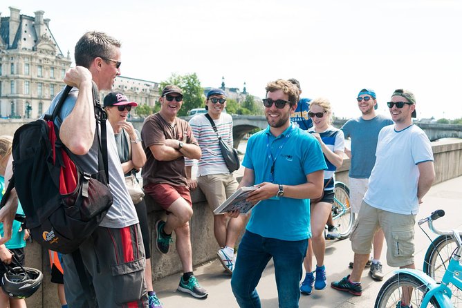 Paris Highlights Bike Tour: Eiffel Tower, Louvre and Notre-Dame - What to wear and when to ride for maximum comfort