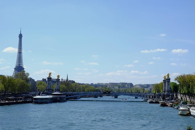 Paris Highlights: Half Day Private Walking Tour - Louvre to Tuileries to Place de la Concorde: the quick story arc