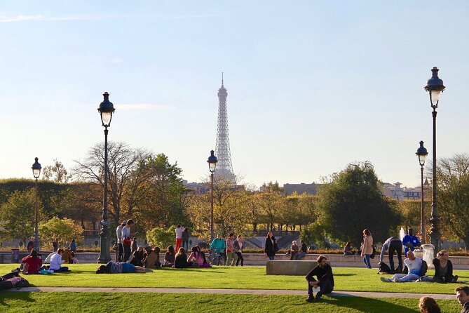 Paris - Historic City Center Walking Tour - Place Dauphine, Henri IV, and the calmer pocket for lunch