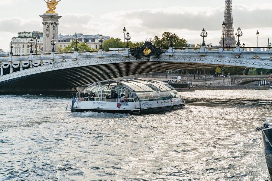 Paris: Hop-On Hop-Off Seine Cruise Pass with 9 Stops - Key highlights worth your attention