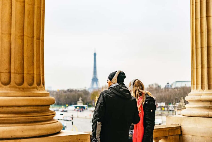 Paris: Hôtel de la Marine Entry Ticket - Entering with a 3D audio headset, not a crowd