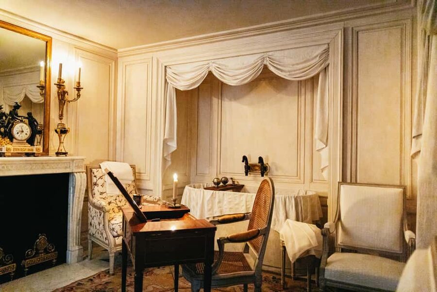 Paris: Hôtel de la Marine Entry Ticket - Restoration details that you notice once you slow down