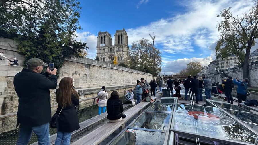 Paris: Illuminations River Cruise with Audio Commentary - Getting There and Boarding: Port de la Bourdonnais, Pontoon No. 3, and Seat Strategy