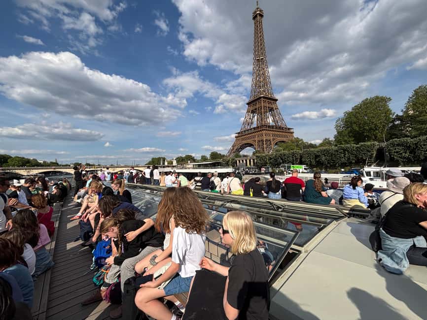 Paris: Illuminations River Cruise with Audio Commentary - Timing the Illumination Moment: Sunset, 9:00 PM, and Picking the Right Slot