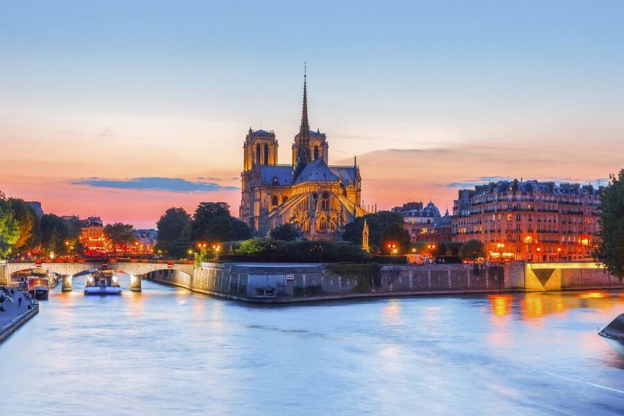 Paris: Illuminations River Cruise with Audio Commentary - Who Should Book This Seine Cruise, and Who Might Prefer Something Else