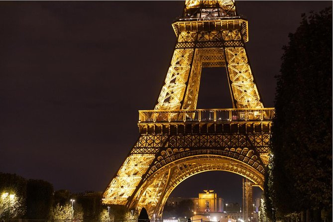 Paris Illuminations Tour with Moulin Rouge Show and Cruise Option - Getting Oriented at Place de Sydney and the Eiffel-Quay Start