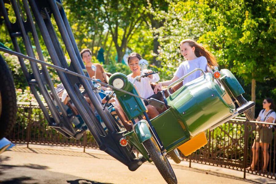 Paris: Jardin d'Acclimatation 1-Day Unlimited Pass - More thrill rides: rockets, spinning, and getting your energy out