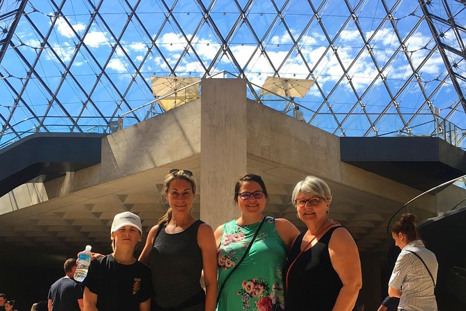 Paris Kids and Families Private Louvre Tour - Guides that keep kids listening without shutting adults out