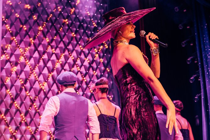 Paris La Nouvelle Eve Cabaret Show in Montmartre - Seating and sightlines: how to get the best view in a small room