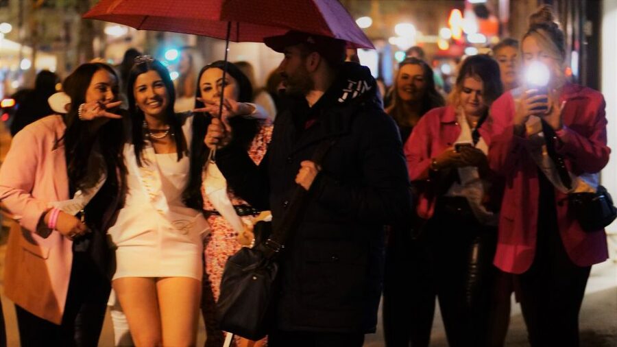 Paris: Latin Quarter Guided Pub Crawl to Bars and Clubs - What you actually get for around $14