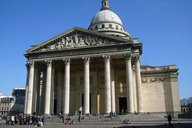 Paris Latin Quarter Walking Tour plus Seine River Cruise Option - Stop 6: Eglise Saint Julien Le Pauvre and Paris’s oldest living tree