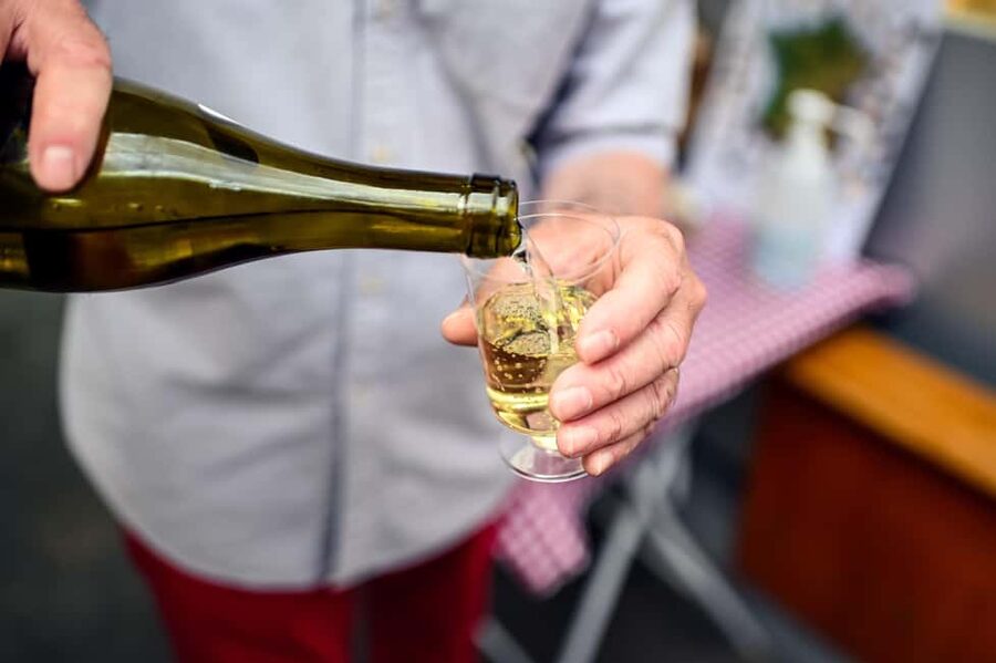 Paris: Le Marais District Food Tour with 10+ Tastings & Wine - What you actually eat in 3 hours, and how to prep
