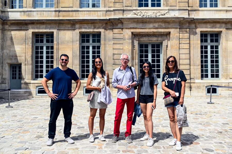 Paris: Le Marais District Food Tour with 10+ Tastings & Wine - Pacing, group feel, and what the guides bring