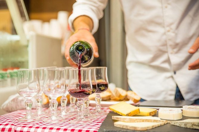 Paris Le Marais District Original Food and Wine Tasting Tour - The group size and pacing, what it feels like on the street