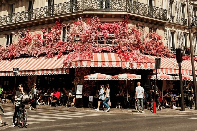 Paris Le Marais Food Tour – Full French Meal by Do Eat Better - Place des Vosges choux finale: vanilla filling and sugar pearls