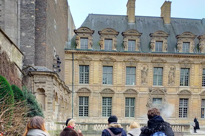 Paris Le Marais Hidden Gems Small Group Tour with Cruise Option - Centre Pompidou: The Big Modern Landmark With a View Tradeoff