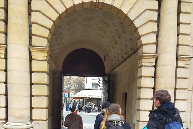 Paris Le Marais Hidden Gems Small Group Tour with Cruise Option - Cloister of Billettes: Medieval Calm Behind an Ordinary Door