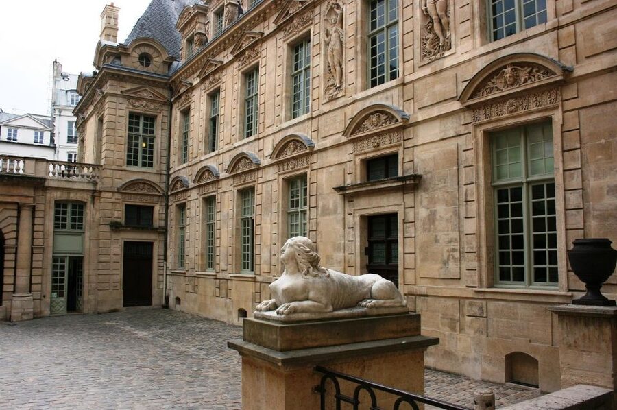 Paris: Le Marais Highlights Guided Small Group Walking Tour - Key takeaways before you go