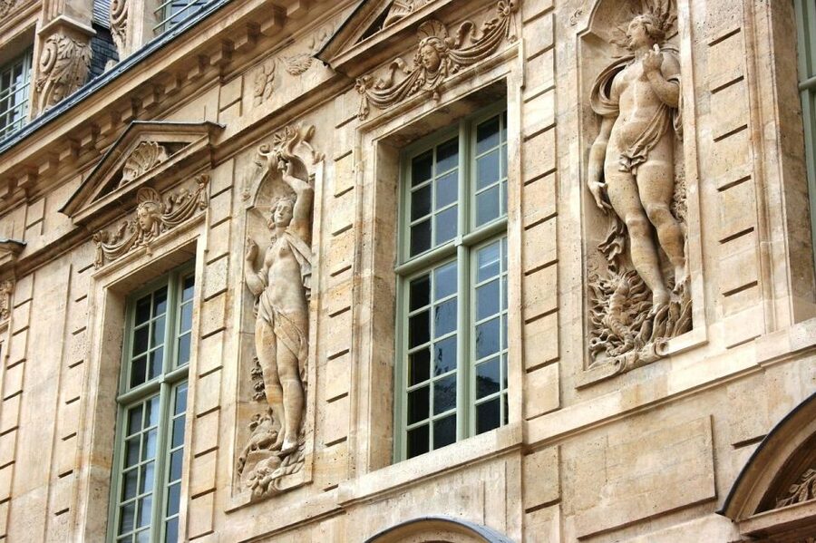Paris: Le Marais Highlights Guided Small Group Walking Tour - Saint-Gervais Church: another pause for atmosphere