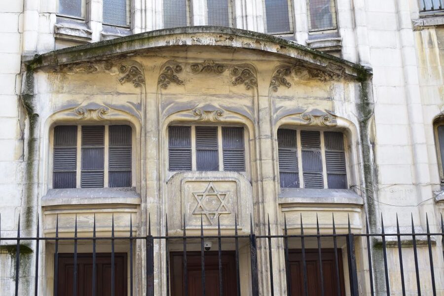 Paris: Le Marais & Montmartre Jewish History Walking Tour - Sacré-Cœur Panoramas and the Ending Reflection at Square Louise-Michel