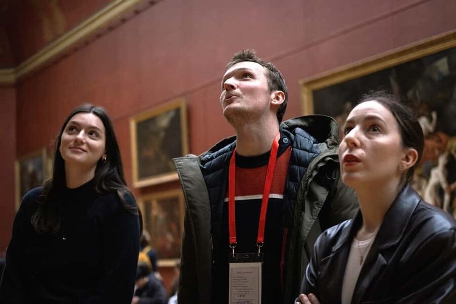Paris: Louvre Masterpieces Tour with Pre-Reserved Tickets - The $152 price, and whether it’s worth it for the way the Louvre works