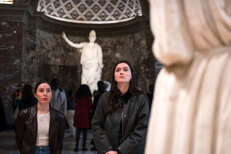 Paris: Louvre Masterpieces Tour with Pre-Reserved Tickets - Who this Louvre masterpieces tour fits best