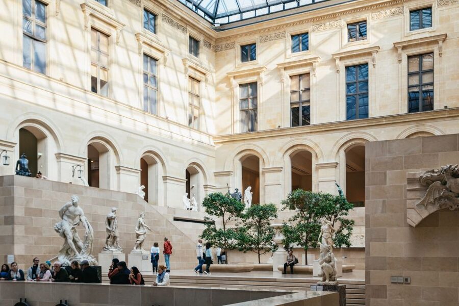 Paris: Louvre Museum Entry Ticket With Host and River Cruise - Mona Lisa first: building your own plan inside the museum