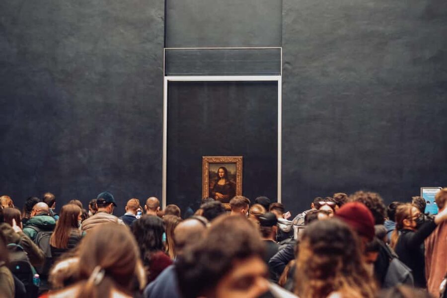 Paris: Louvre Museum Hosted Entry and Mona Lisa Audioguide - The Mona Lisa first stop, and why that order matters