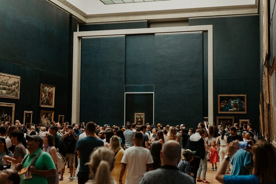 Paris: Louvre Museum Ticket and Mona Lisa Access with Host - Practical tips: lines, headphones, and what not to bring