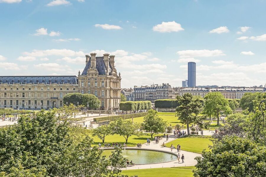 Paris: Louvre Private Family Tour for Kids + Reserved Entry - Starting at 8 Pl. du Carrousel, Then Meeting by Louis XIV