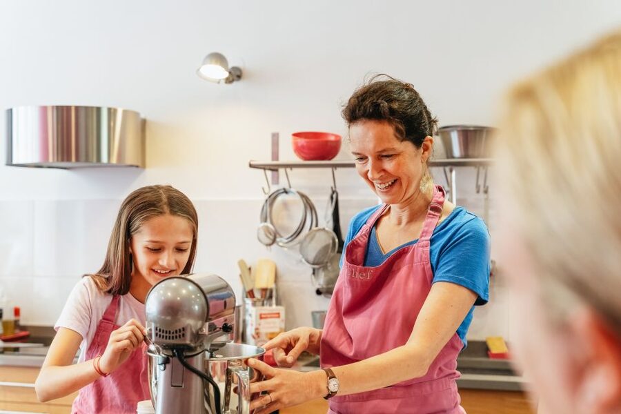Paris: Macarons Cooking Class with Pâtisserie Chef Noémie - Tea or coffee with Chef Noémie: the best part you might forget to plan for