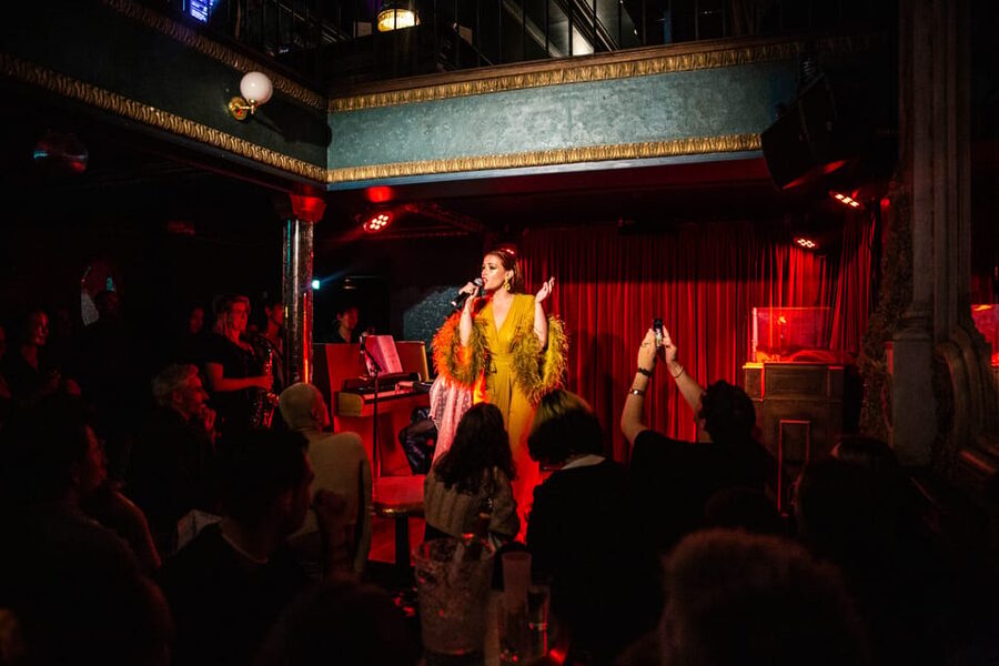 Paris: Madame Arthur Cabaret Show Ticket - The weekly cabaret show: chimerical creatures and live French music