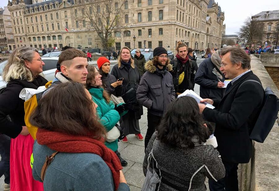 Paris: Marais without crowds. Guided Tour. - Place des Vosges and the Aristocrats Before the Revolution