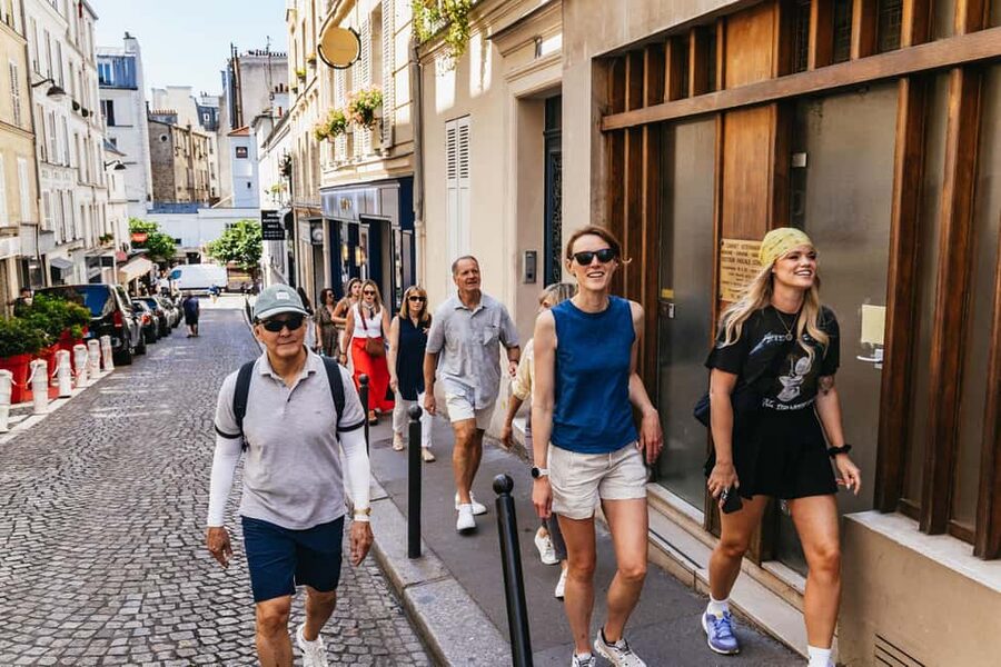 Paris: Montmartre Cheese, Wine & Pastry Guided Walking Tour - Meeting point, timing, and what to wear