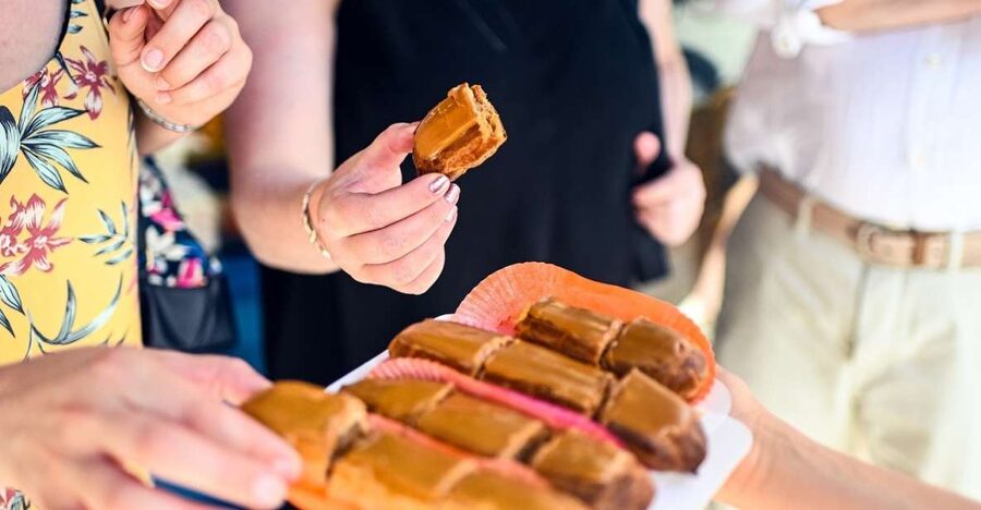 Paris: Montmartre Chocolate & Pastries Tour with 8+ Tastings - Start here: Blanche Metro, orange umbrella, and easy finding