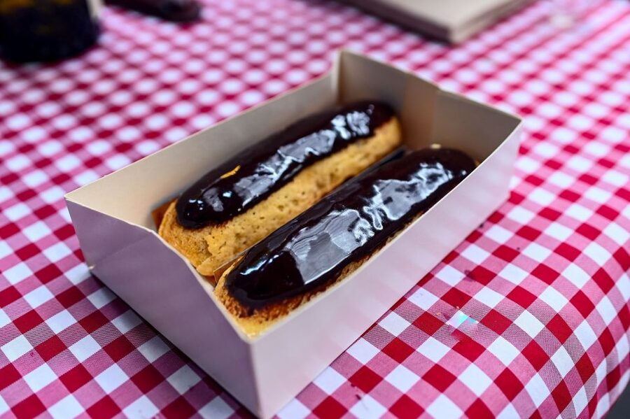 Paris: Montmartre Chocolate & Pastries Tour with 8+ Tastings - Stop 5: seasonal swing, ice cream in summer or warmer pastry in winter